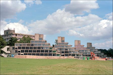 东英格利亚大学